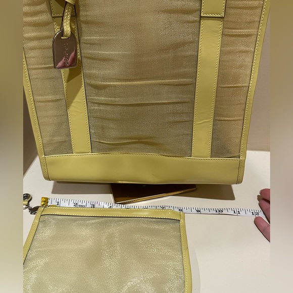 Gucci by Tom Ford Yellow Mesh Tote with Pouch - Picture 13 of 14